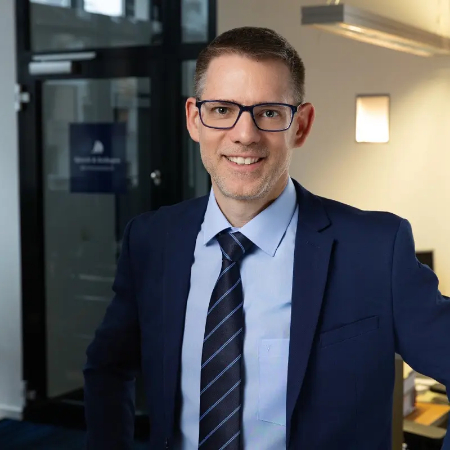 Herr Volker Weingran